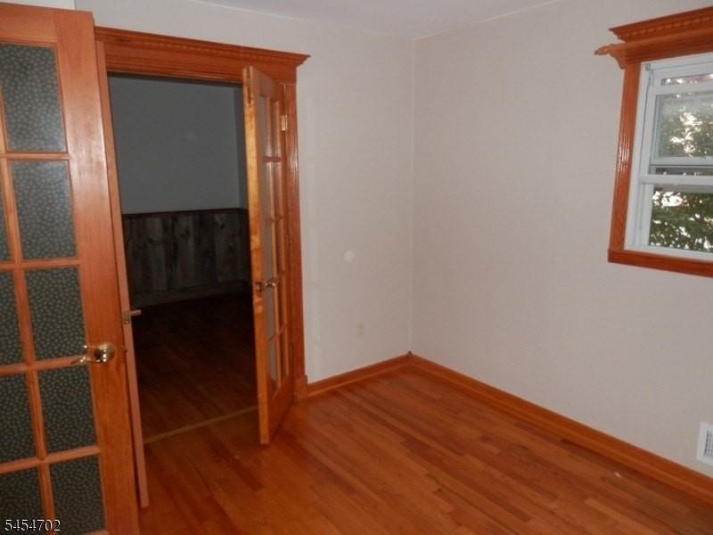 331 Boxwood Ct - Photo 7 of 12