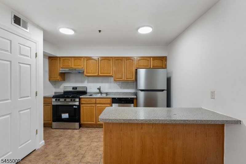 49 Seabury St #1 - Photo 4 of 11