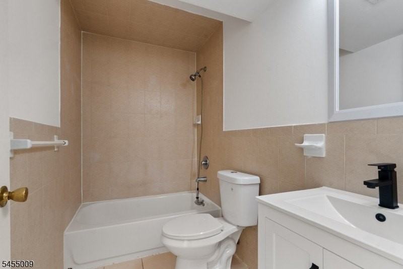 49 Seabury St #1 - Photo 6 of 11