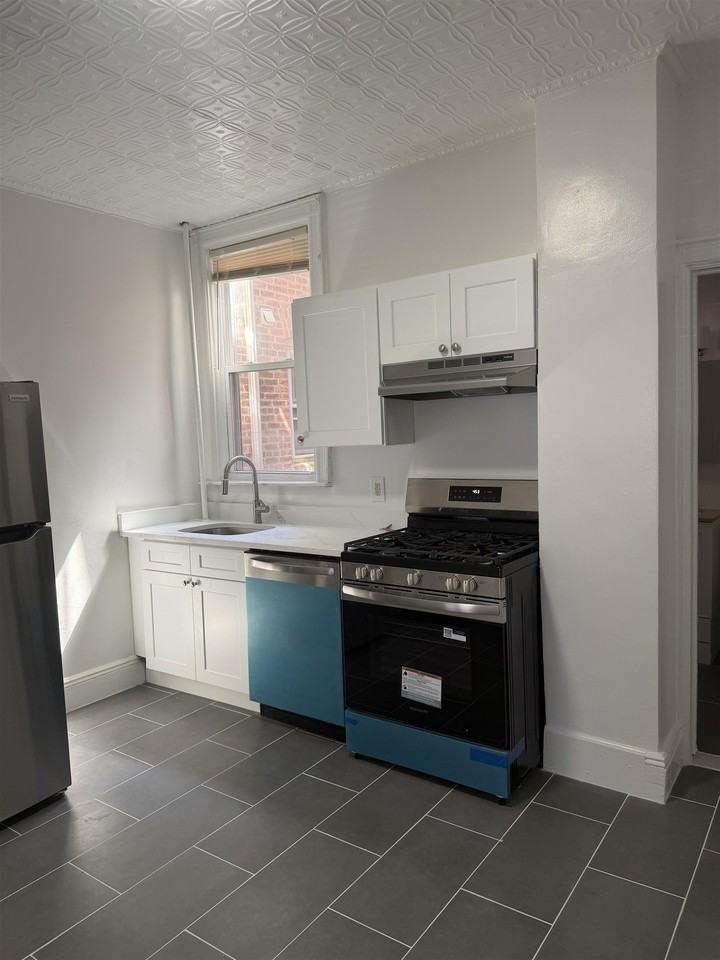 34 W 13th St - Photo 3 of 11