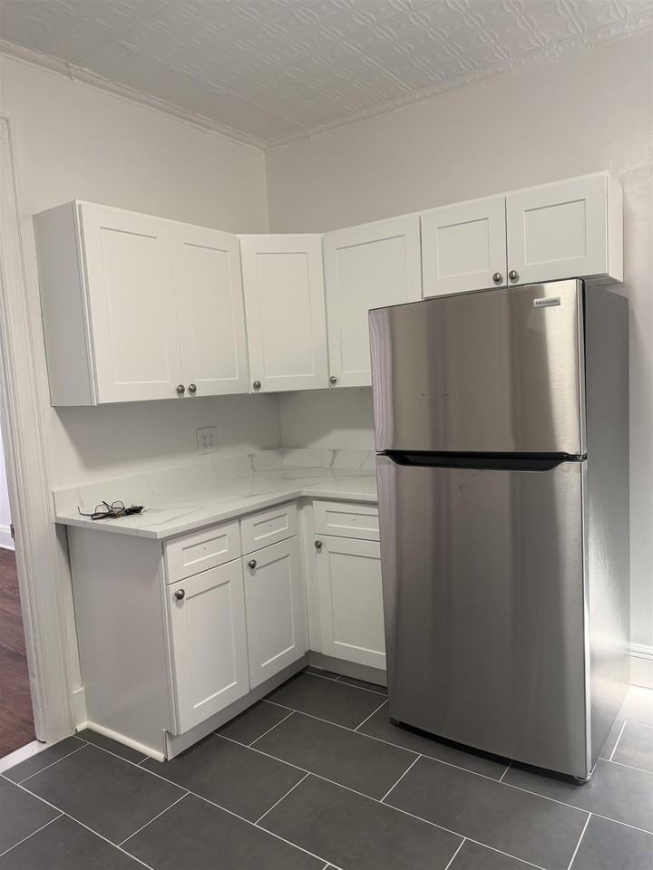 34 W 13th St - Photo 4 of 11