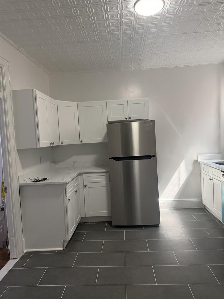 34 W 13th St - Photo 5 of 11