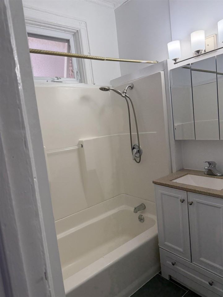 34 W 13th St - Photo 7 of 11