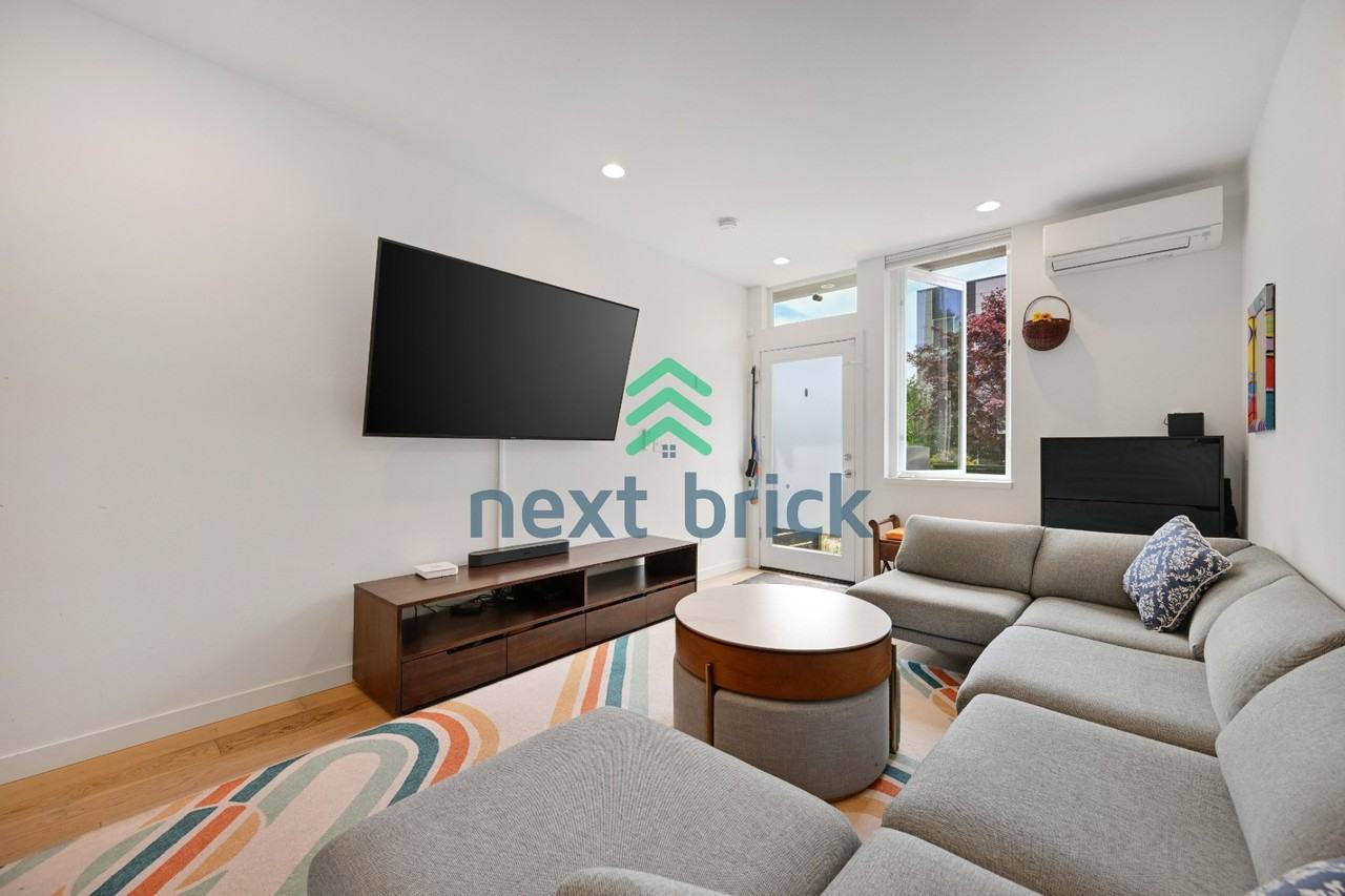1708 Nw 63rd St - Photo 5 of 19