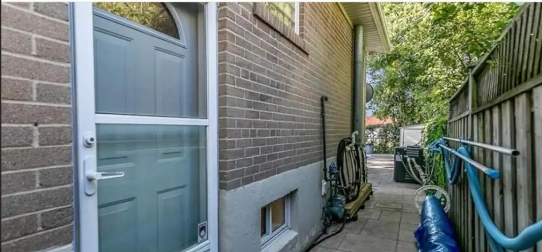 5 Melville Cres #BS - Photo 3 of 13