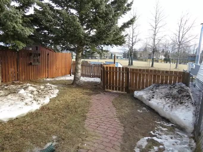 124 Sutherland Ave #124B - Photo 2 of 9