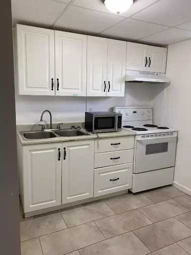 124 Sutherland Ave #124B - Photo 3 of 9