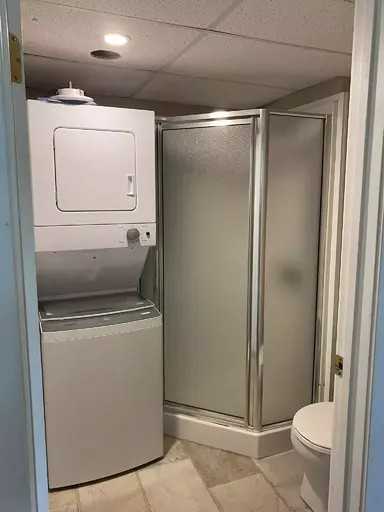 124 Sutherland Ave #124B - Photo 7 of 9
