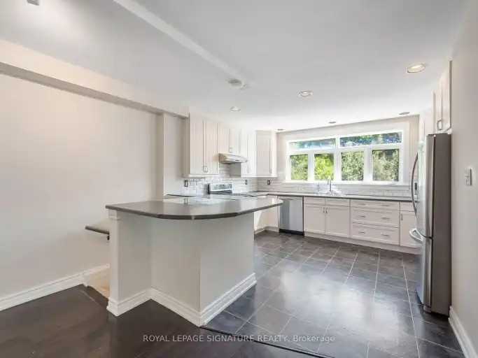 111 Pickering St - Photo 2 of 24