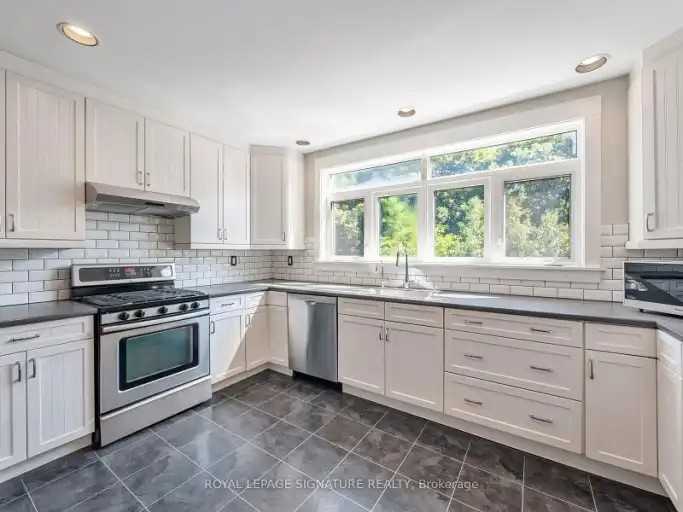 111 Pickering St - Photo 7 of 24