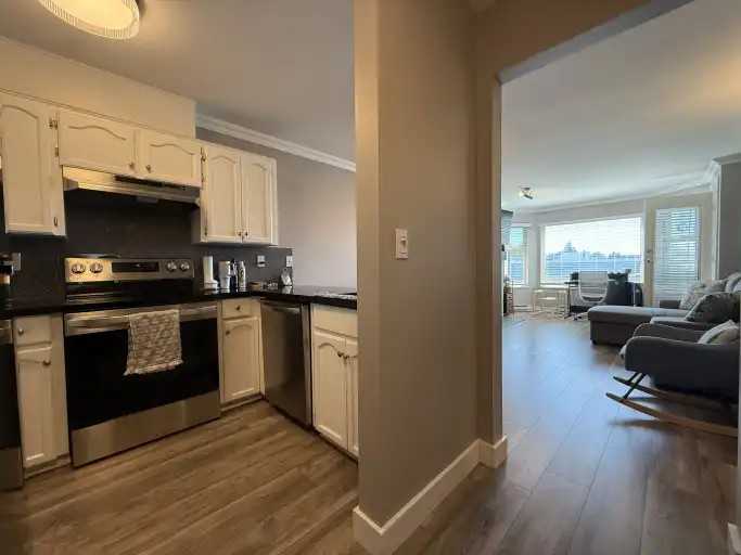 4845 53 St #D204 - Photo 3 of 12