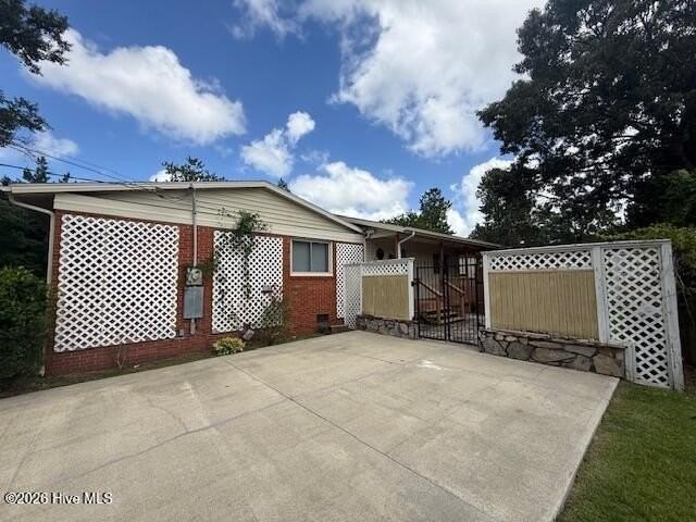 406 Ketner Blvd - Photo 2 of 12