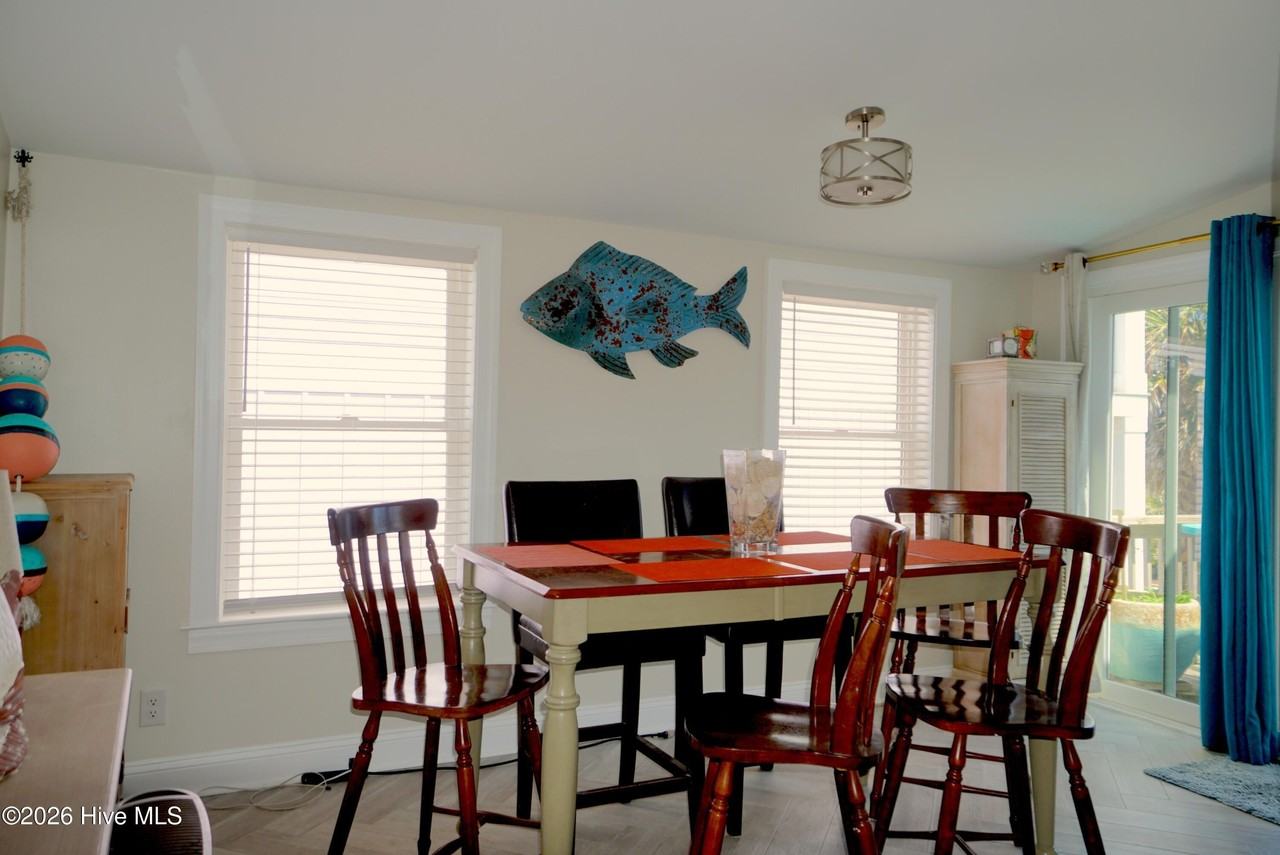 311 W Atlantic Blvd - Photo 4 of 38