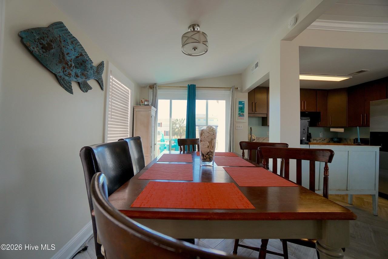 311 W Atlantic Blvd - Photo 5 of 38