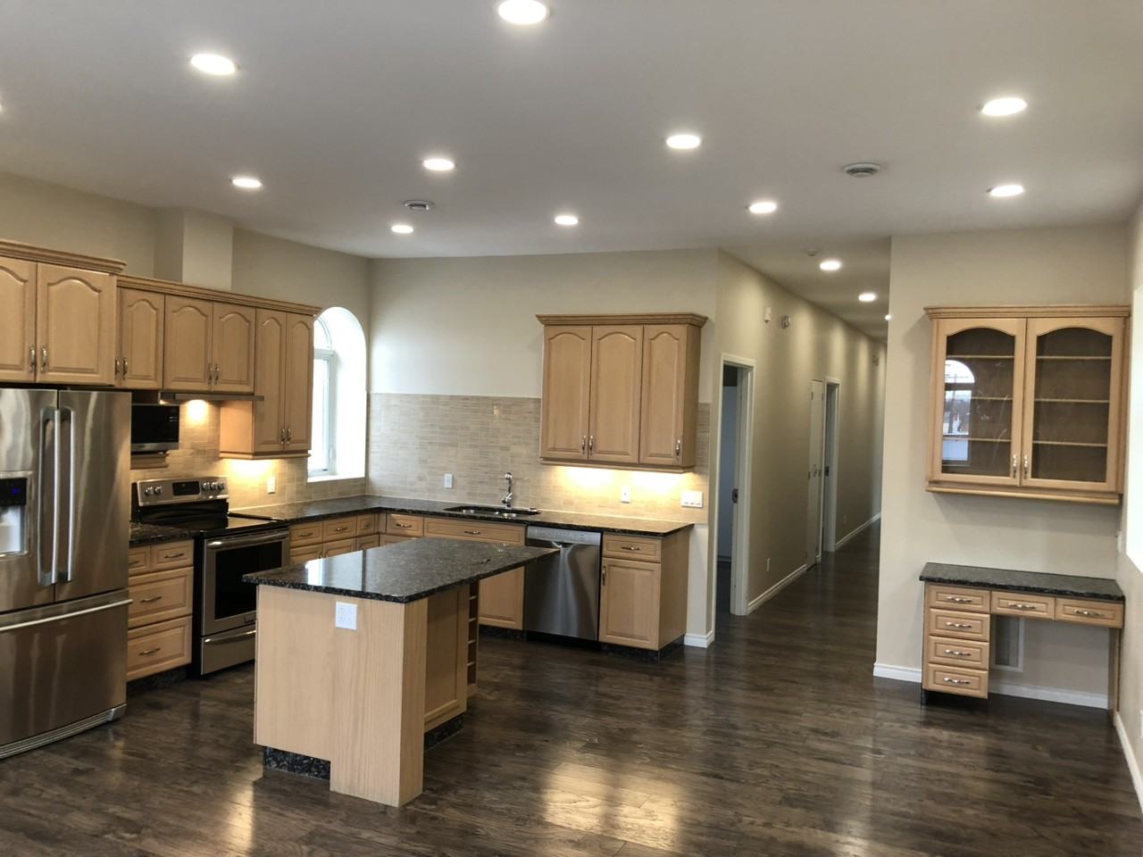 216 Pacific Ave - Photo 3 of 7