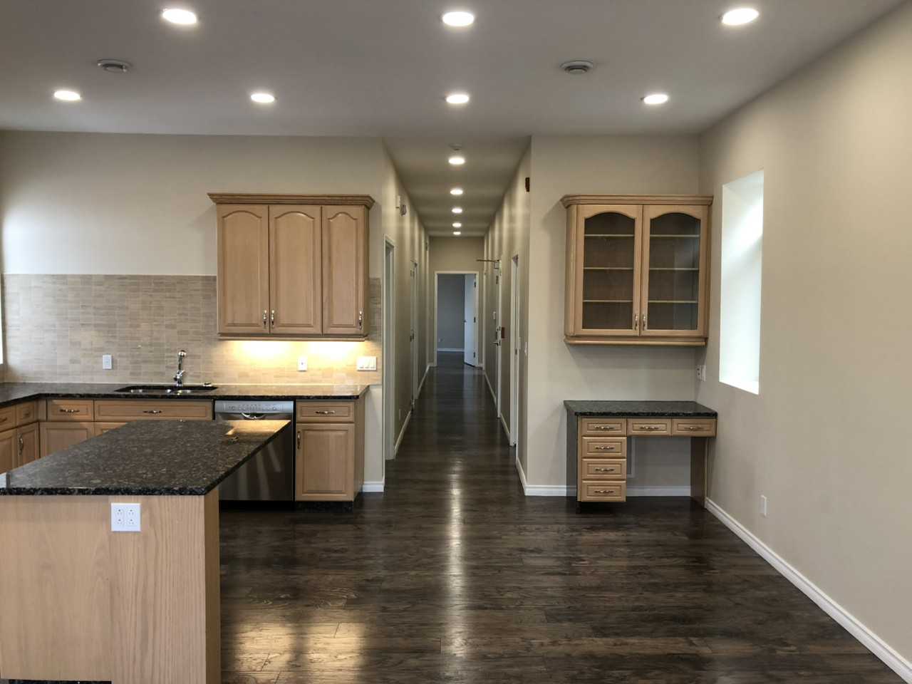 216 Pacific Ave - Photo 2 of 7