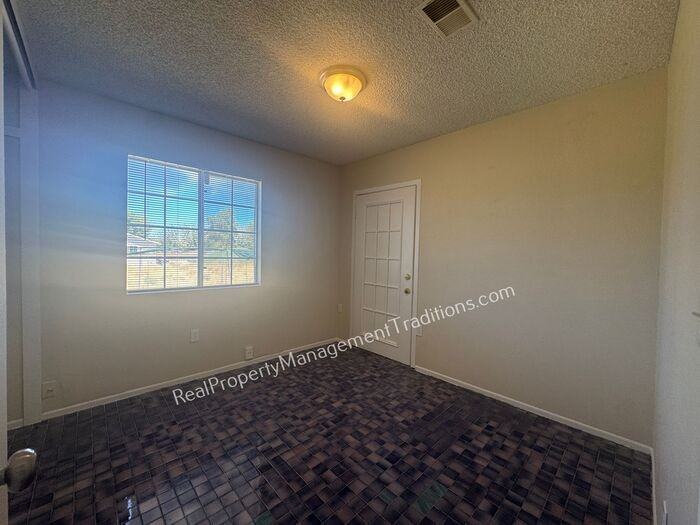 40956 176th St E - Photo 5 of 16