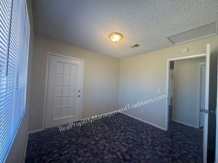 40956 176th St E - Photo 6 of 16