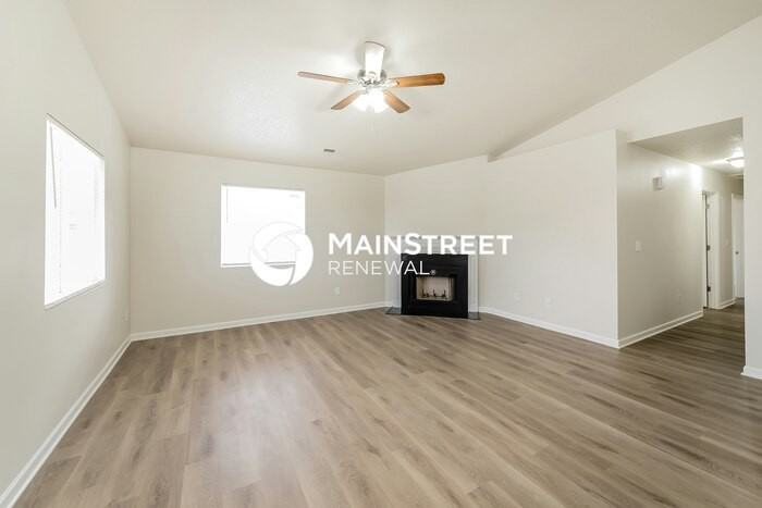 1703 Shorewell Dr - Photo 3 of 16