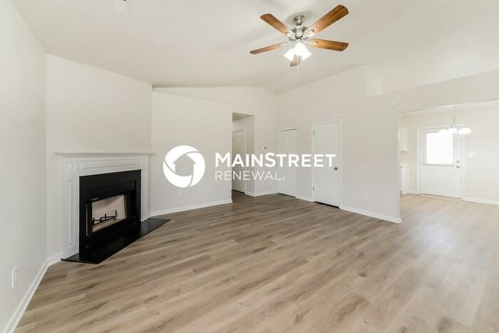 1703 Shorewell Dr - Photo 4 of 16