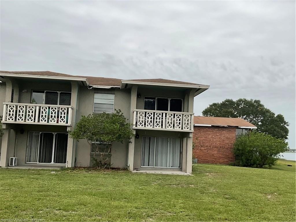 1015 Lakeview Dr - Photo 2 of 20