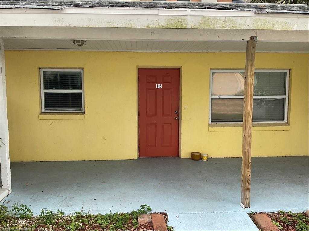 2121 Lakeview Dr - Photo 2 of 26
