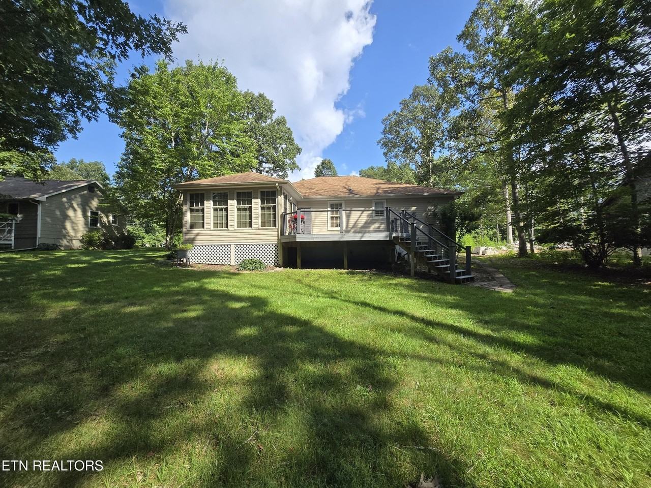 144 Pomeroy Dr - Photo 4 of 23