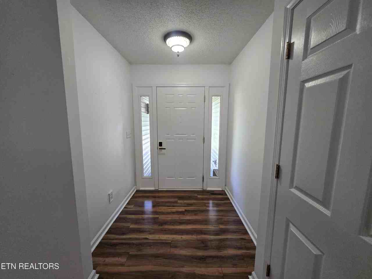 144 Pomeroy Dr - Photo 5 of 23