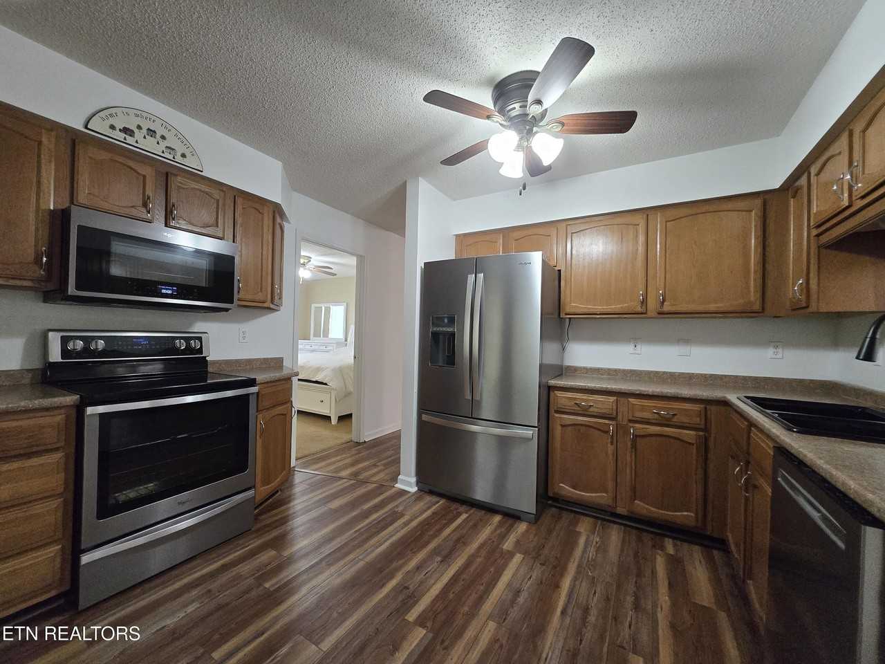 144 Pomeroy Dr - Photo 6 of 23