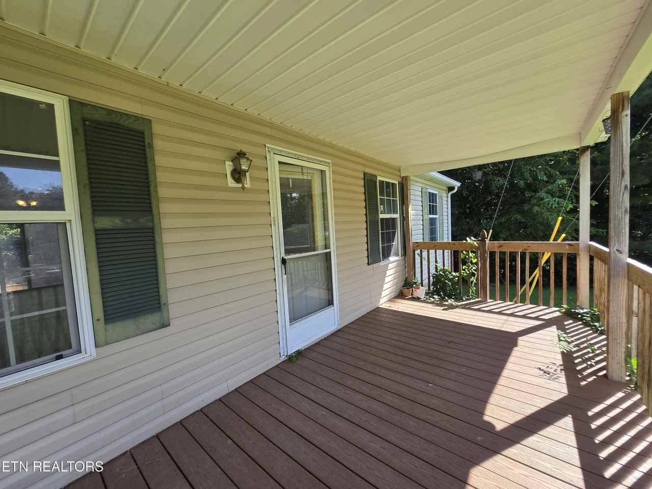258 Dartmoor Dr - Photo 6 of 20