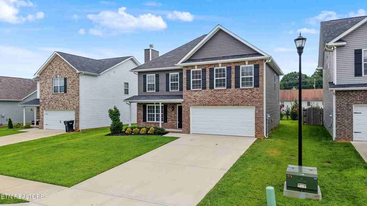 3050 Farmhouse Dr - Photo 2 of 39
