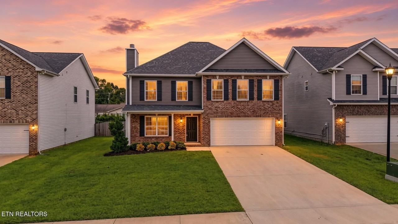 3050 Farmhouse Dr - Photo 5 of 39