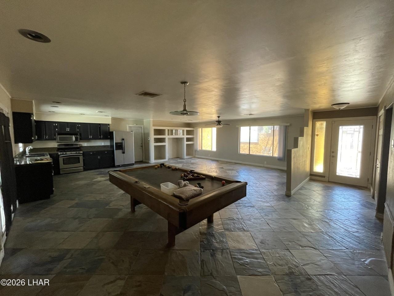 155 Lafayette Ln - Photo 2 of 12