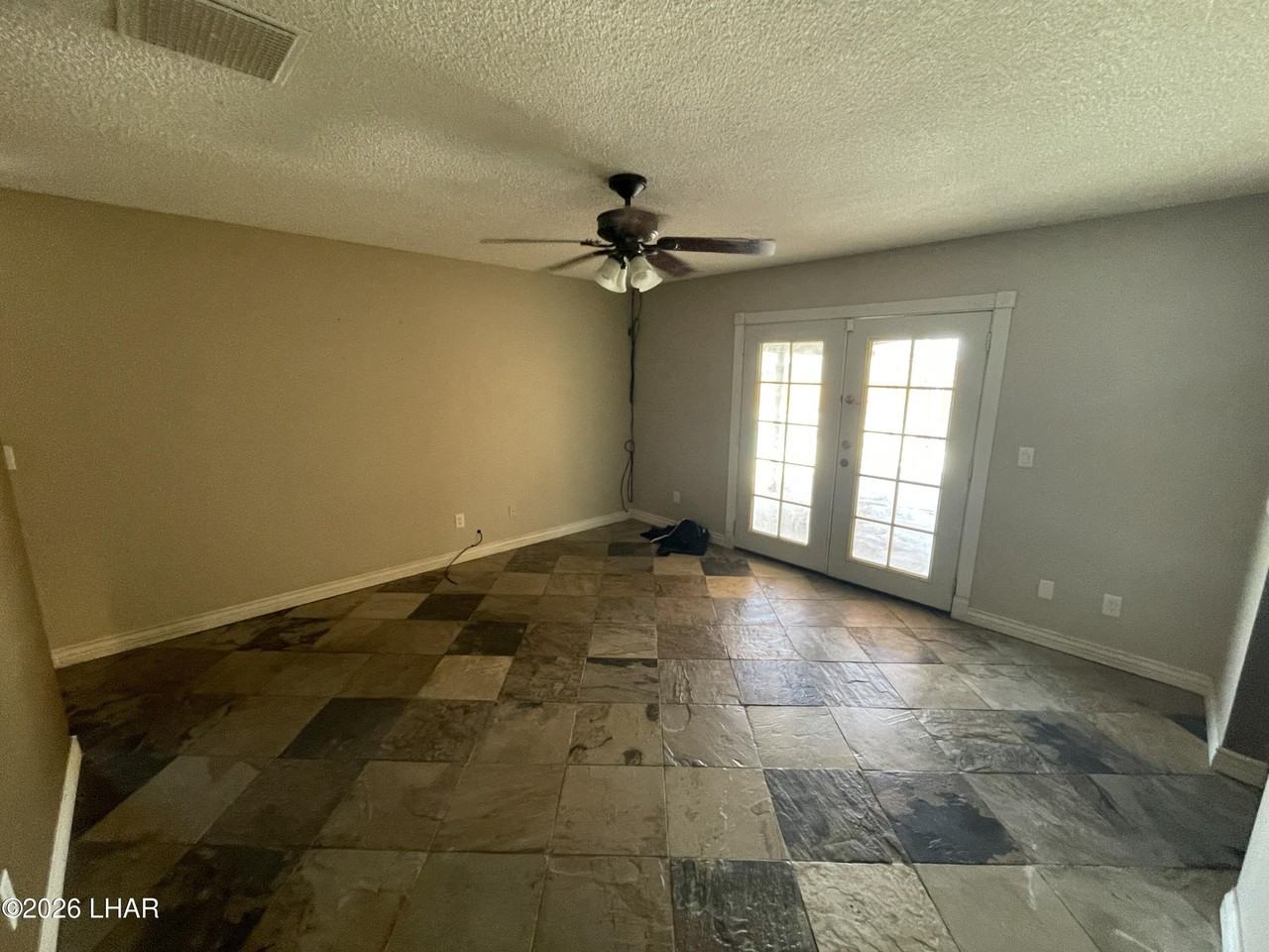 155 Lafayette Ln - Photo 7 of 12