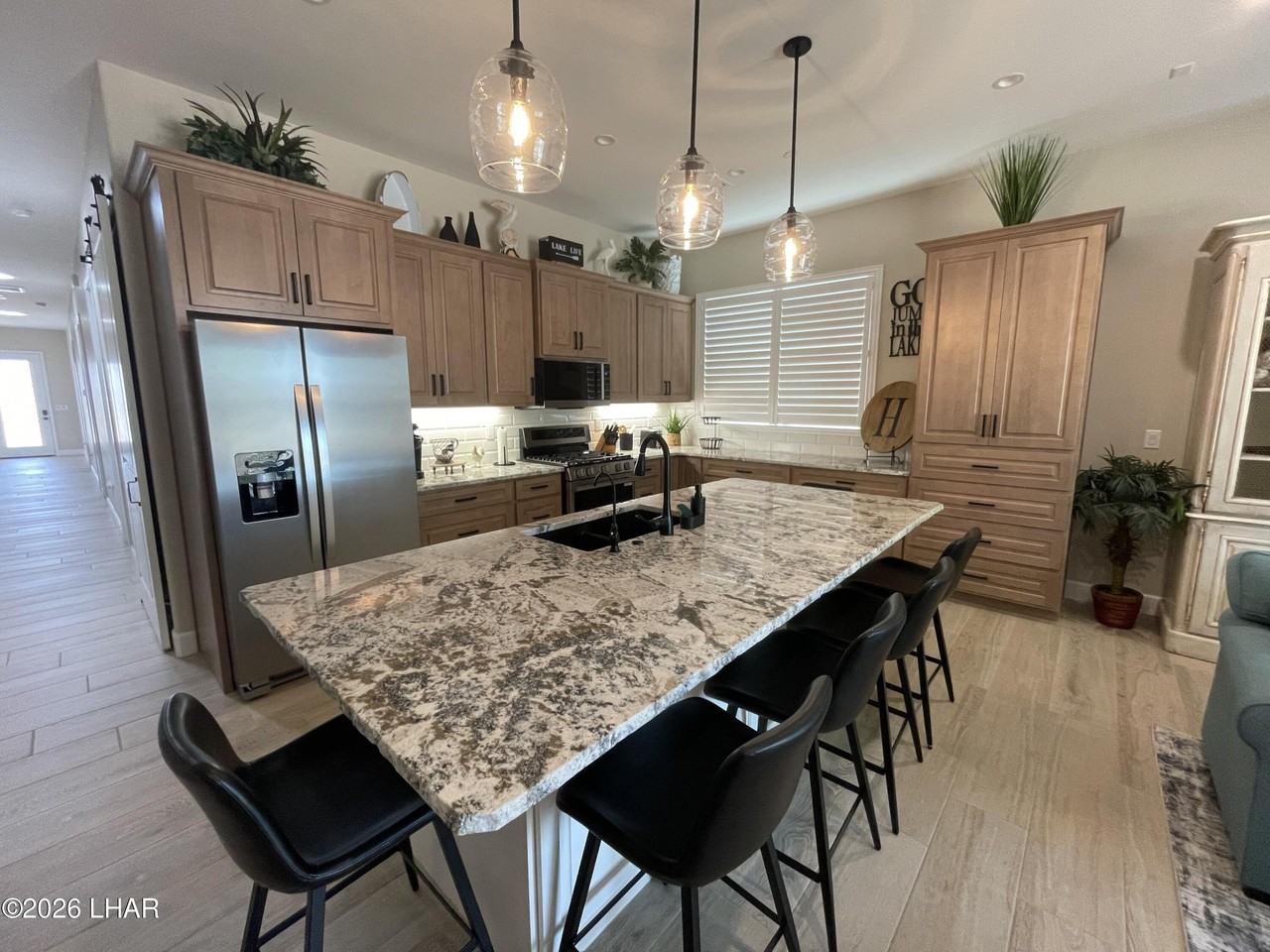 692 Island Cir - Photo 3 of 16