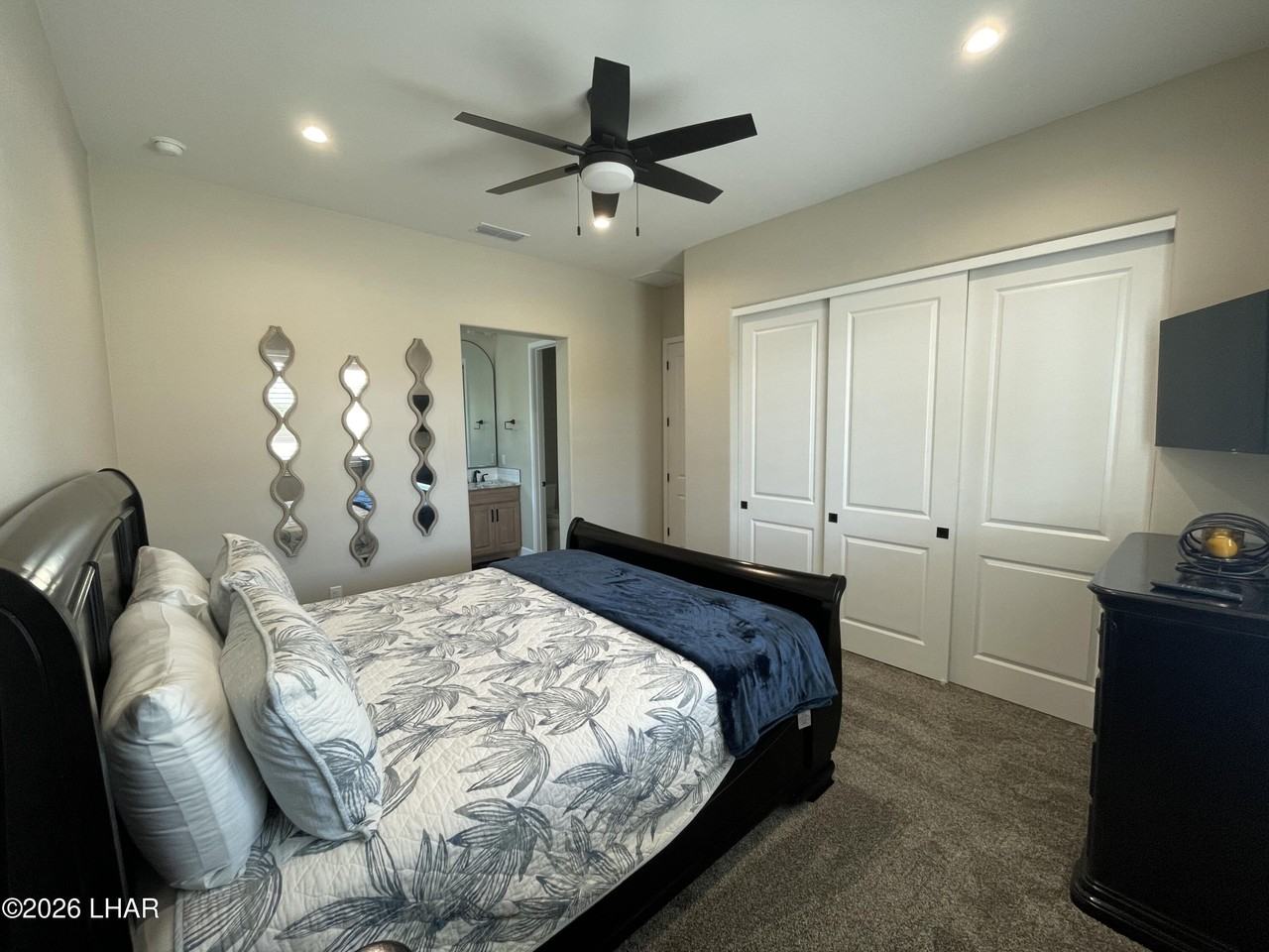 692 Island Cir - Photo 5 of 16