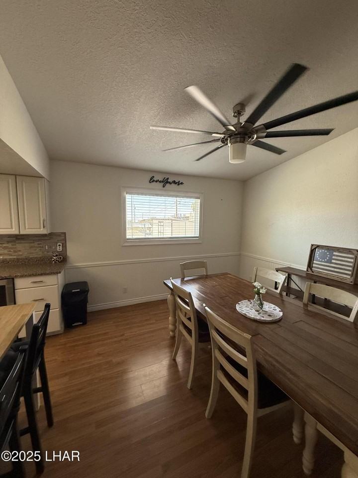 3231 Daytona Ave - Photo 3 of 18