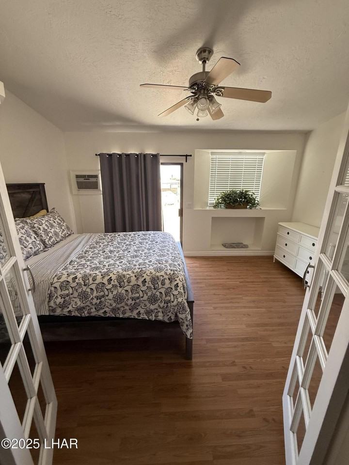 3231 Daytona Ave - Photo 5 of 18