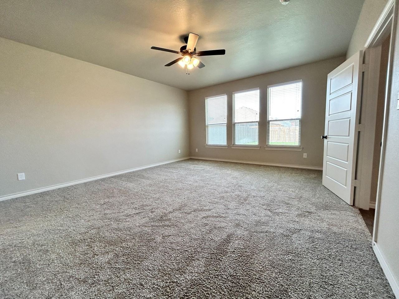 7618 55th St - Photo 5 of 10