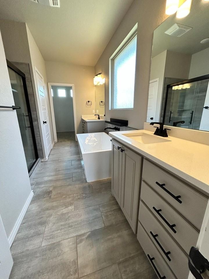 7618 55th St - Photo 6 of 10