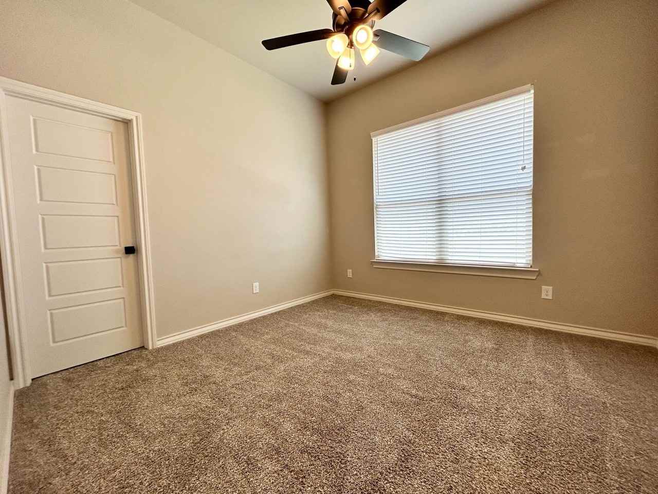 7618 55th St - Photo 7 of 10