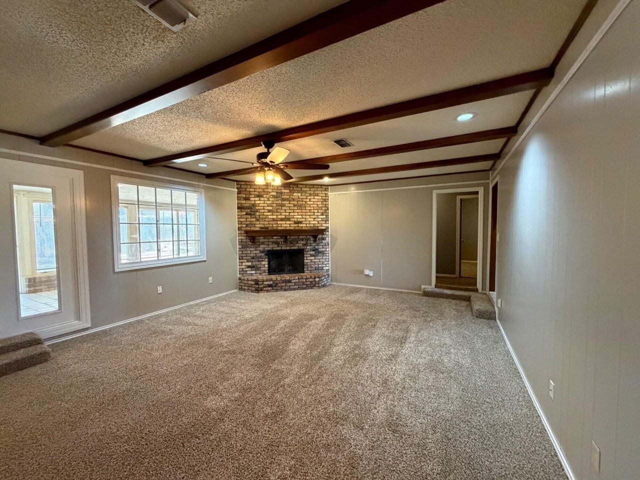3016 60th St - Photo 3 of 17