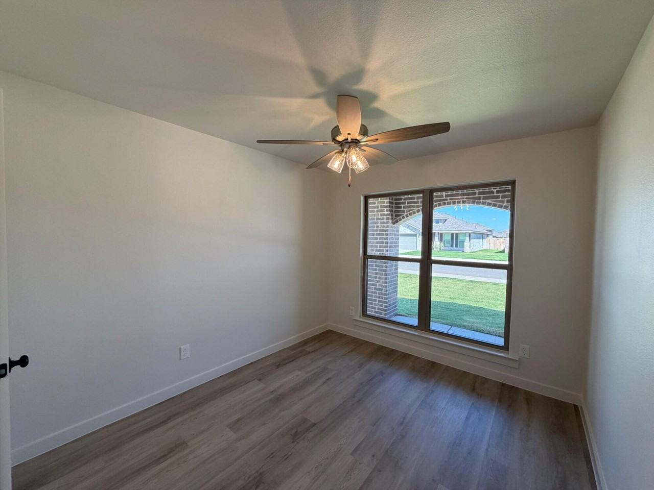 1318 Saratoga Ave - Photo 5 of 17