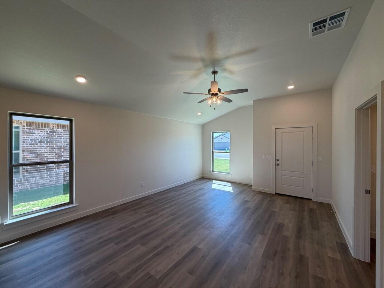 2407 Helena Ave - Photo 3 of 14