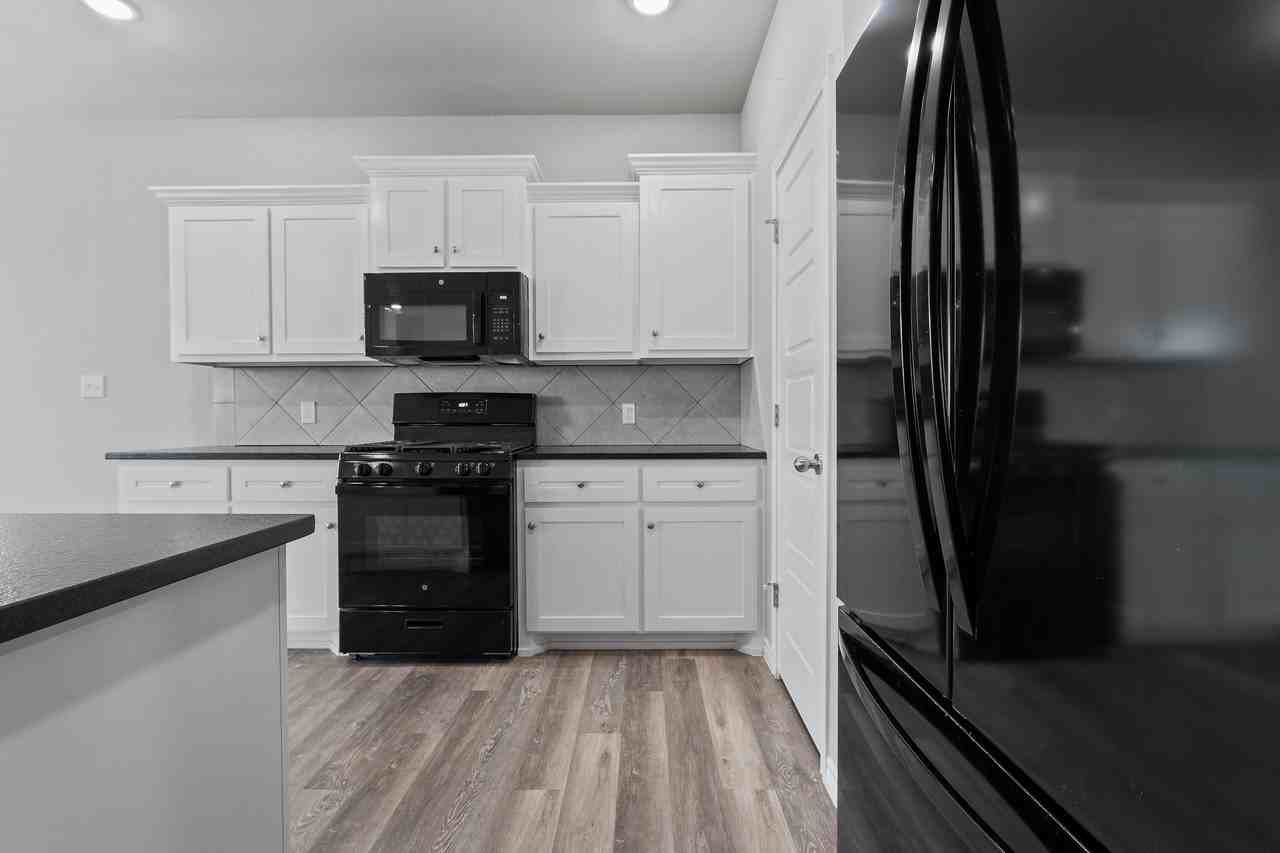 7003 11th St - Photo 5 of 26
