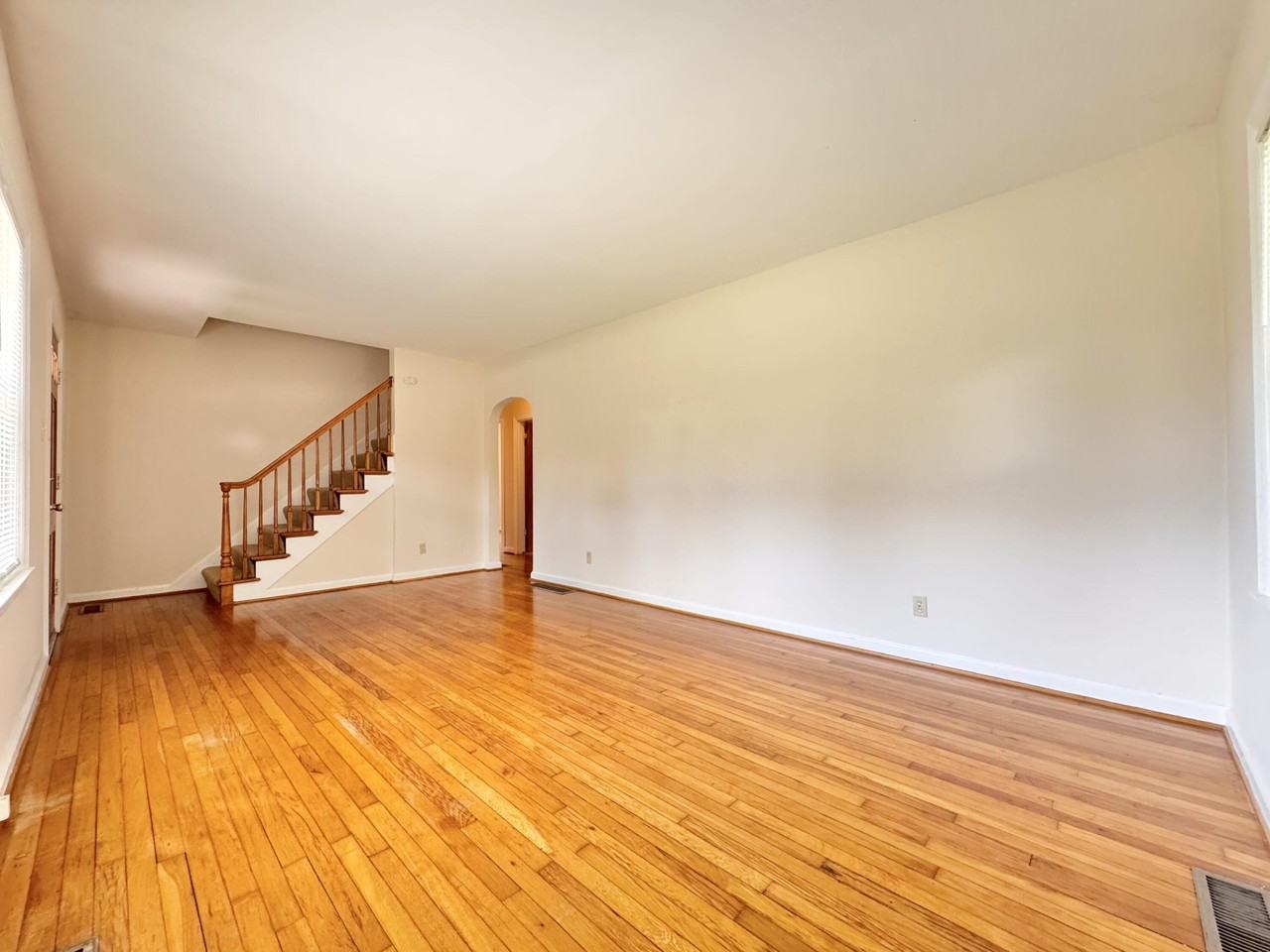 510 Hill N Dale Rd - Photo 4 of 18