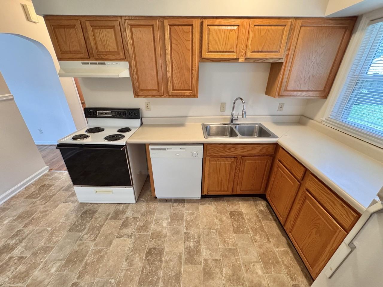 510 Hill N Dale Rd - Photo 5 of 18
