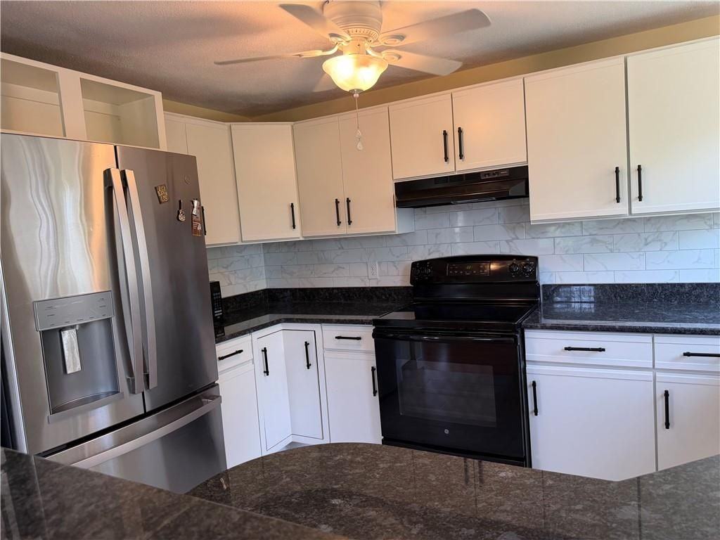 29 Swan Ct - Photo 3 of 40