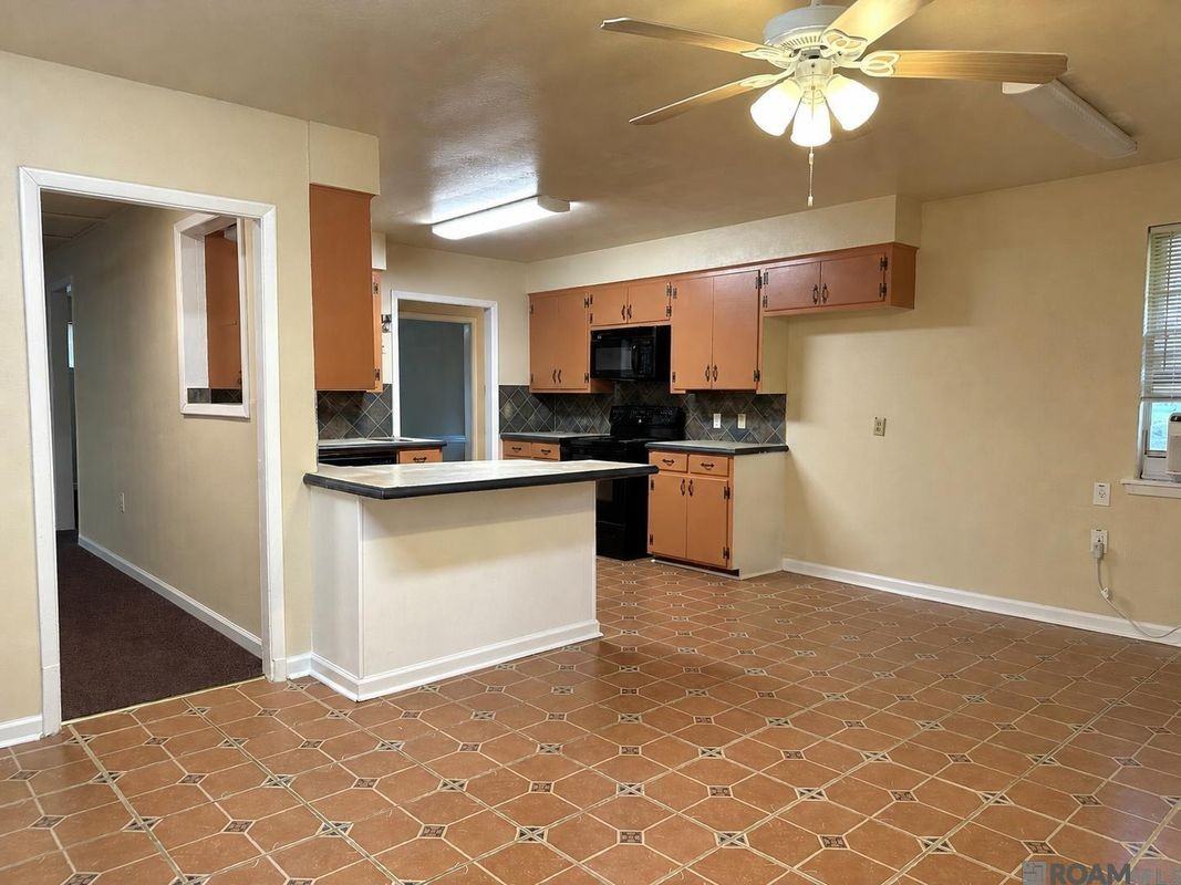 20335 Machost Rd - Photo 3 of 11