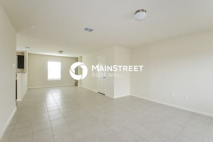 6214 Lakefront St - Photo 2 of 15